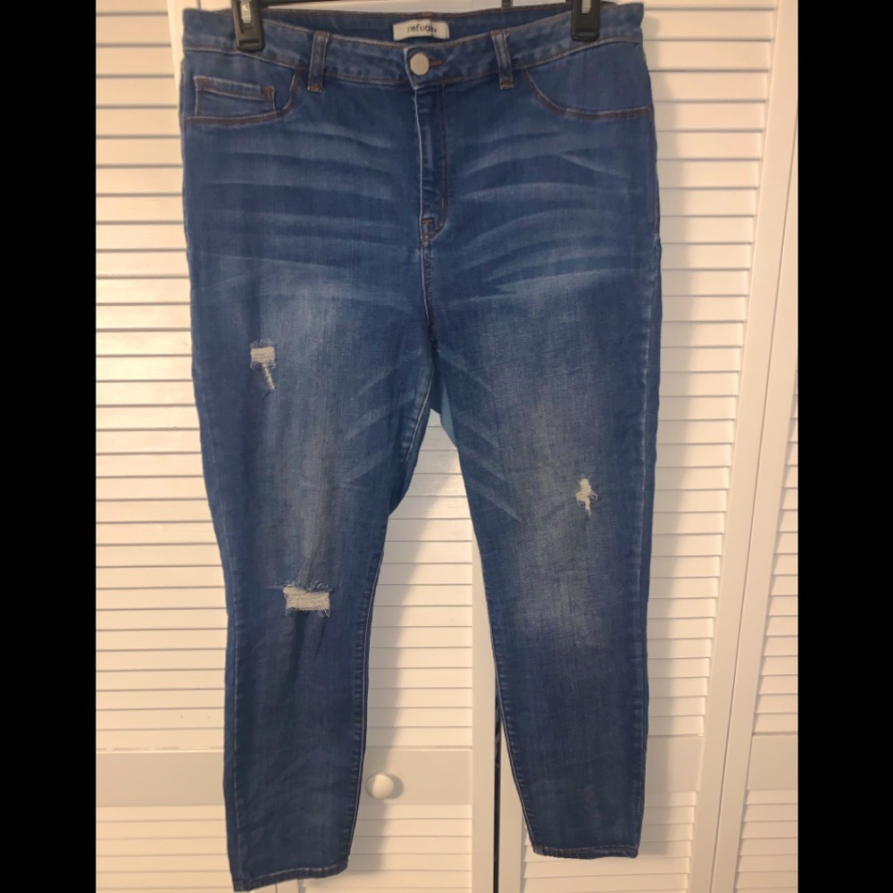 Distressed Skinny Jeans!